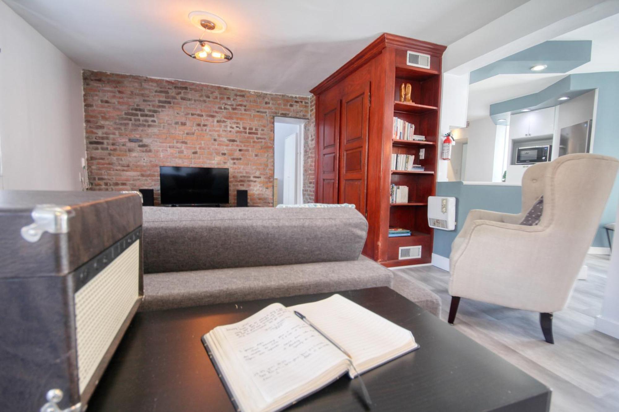 Quebec Grand Appartement By Hebergements Dcl Exterior photo