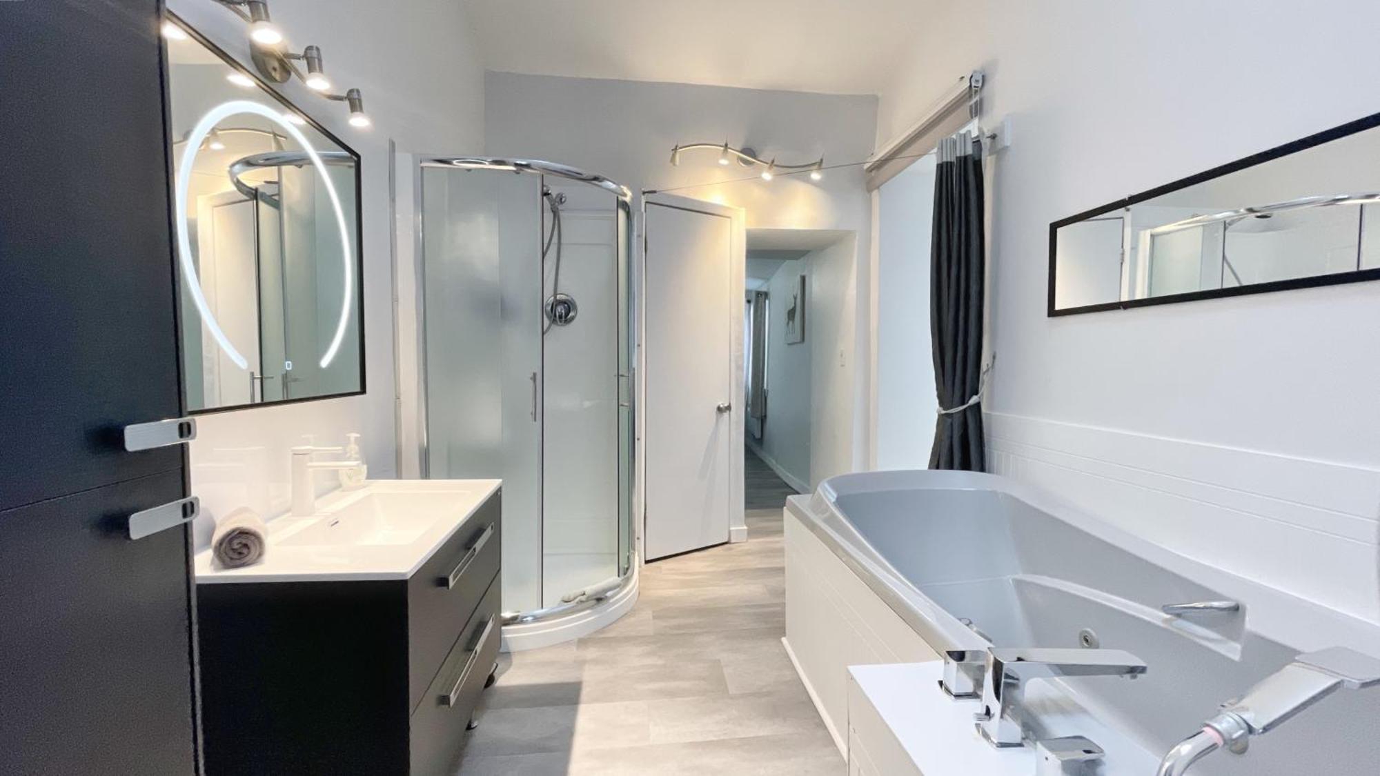 Quebec Grand Appartement By Hebergements Dcl Exterior photo